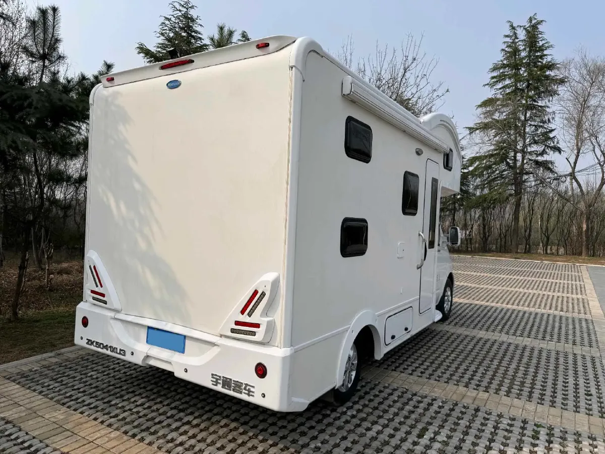 2018 MAXUS XinTu V80 2.5T 136HP L4 6MT,autocango,china used car exporter,china ev exporter,chinese used car exporter,chinese used ev exporter