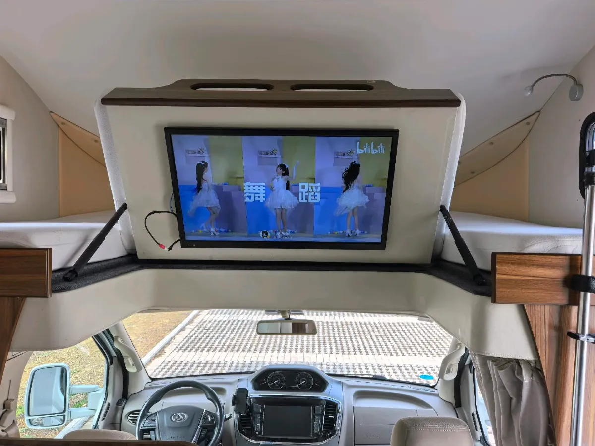 2018 MAXUS XinTu V80 2.5T 136HP L4 6MT,autocango,china used car exporter,china ev exporter,chinese used car exporter,chinese used ev exporter