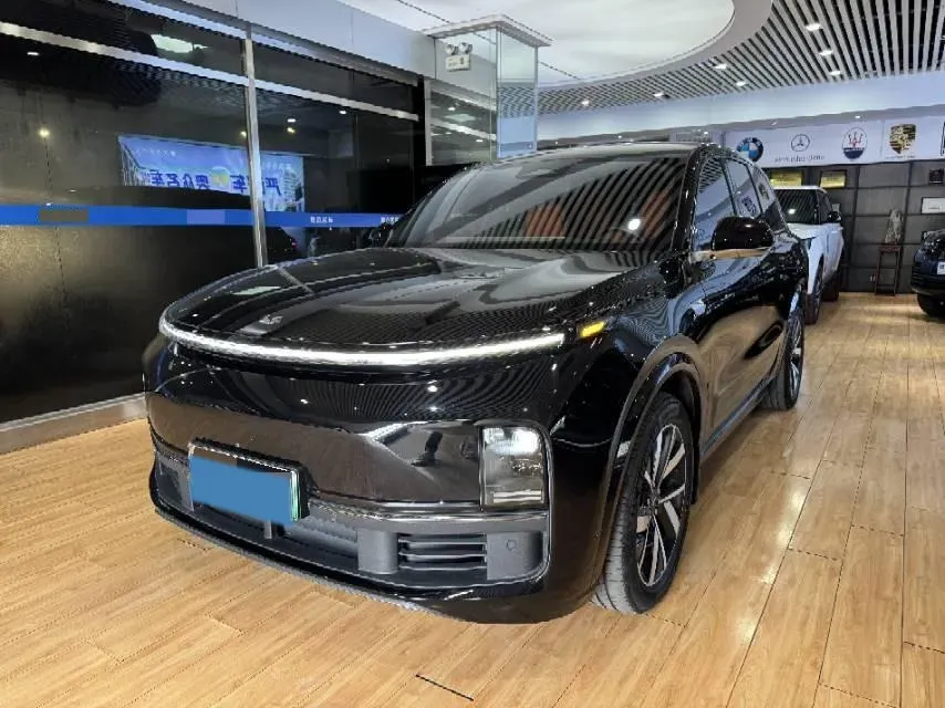 2024 Volvo S60 2.0T 197HP L4 7DCT,autocango,china used car exporter,china ev exporter,chinese used car exporter,chinese used ev exporter