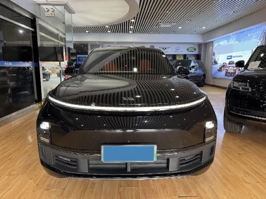 2024 Volvo S60 2.0T 197HP L4 7DCT,autocango,china used car exporter,china ev exporter,chinese used car exporter,chinese used ev exporter