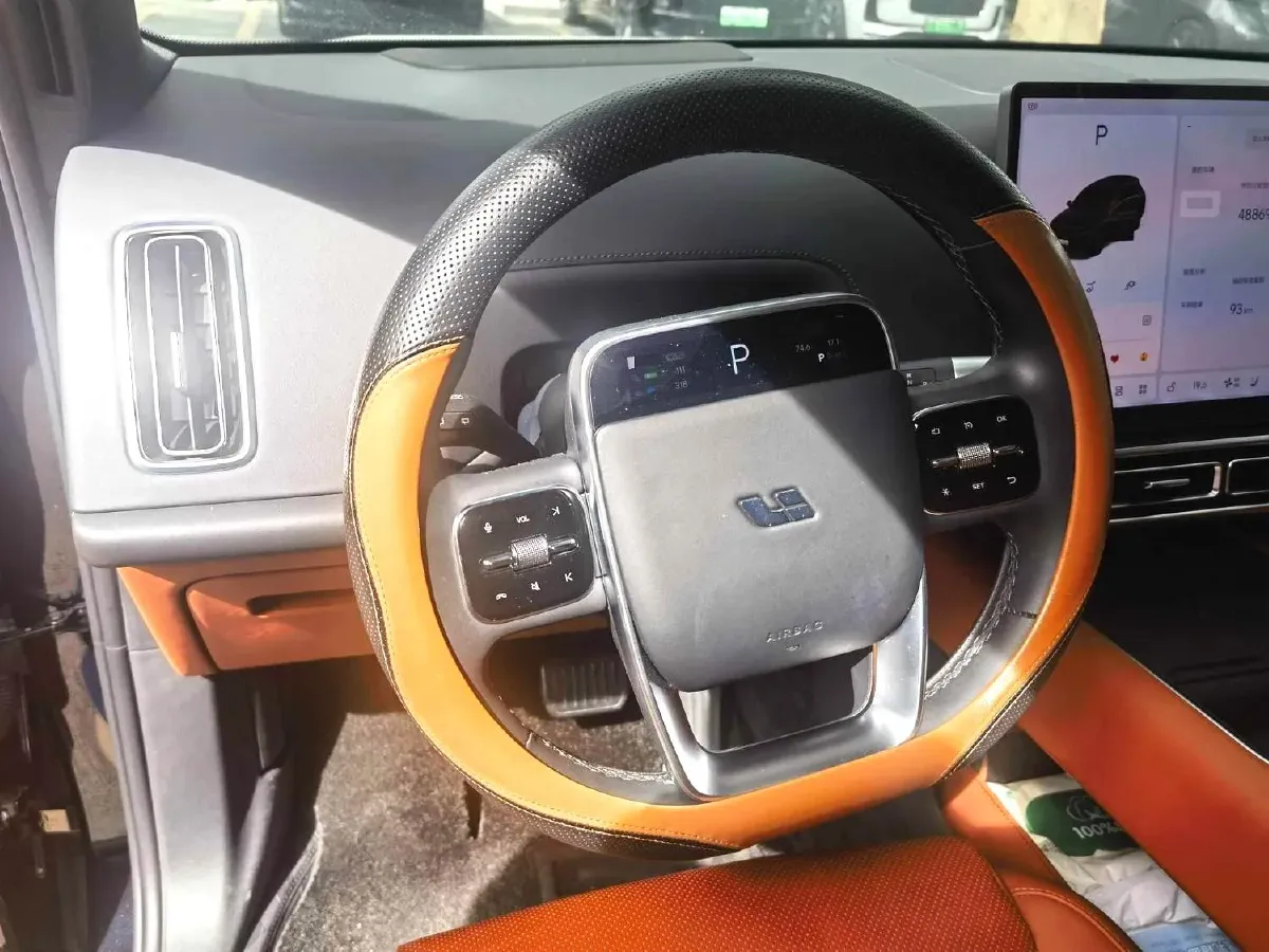 2023 Li L8 Range Extended 154HP REEV 40.9KWH,autocango,china used car exporter,china ev exporter,chinese used car exporter,chinese used ev exporter