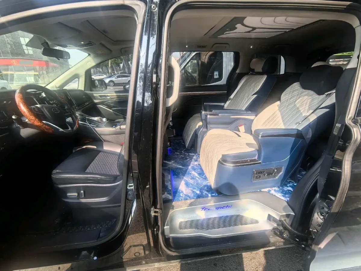 2023 GAC Trumpchi M8 2.0T 252HP L4 8AT,autocango,china used car exporter,china ev exporter,chinese used car exporter,chinese used ev exporter