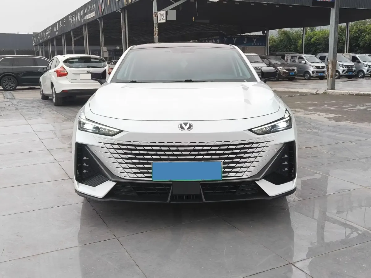 2023 ChangAn UNI-V iDD 1.5T 170HP L4 6TCT PHEV 18.4KWH,autocango,china used car exporter,china ev exporter,chinese used car exporter,chinese used ev exporter