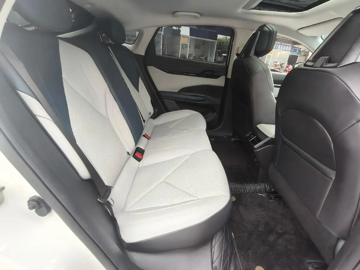 2023 ChangAn UNI-V iDD 1.5T 170HP L4 6TCT PHEV 18.4KWH,autocango,china used car exporter,china ev exporter,chinese used car exporter,chinese used ev exporter