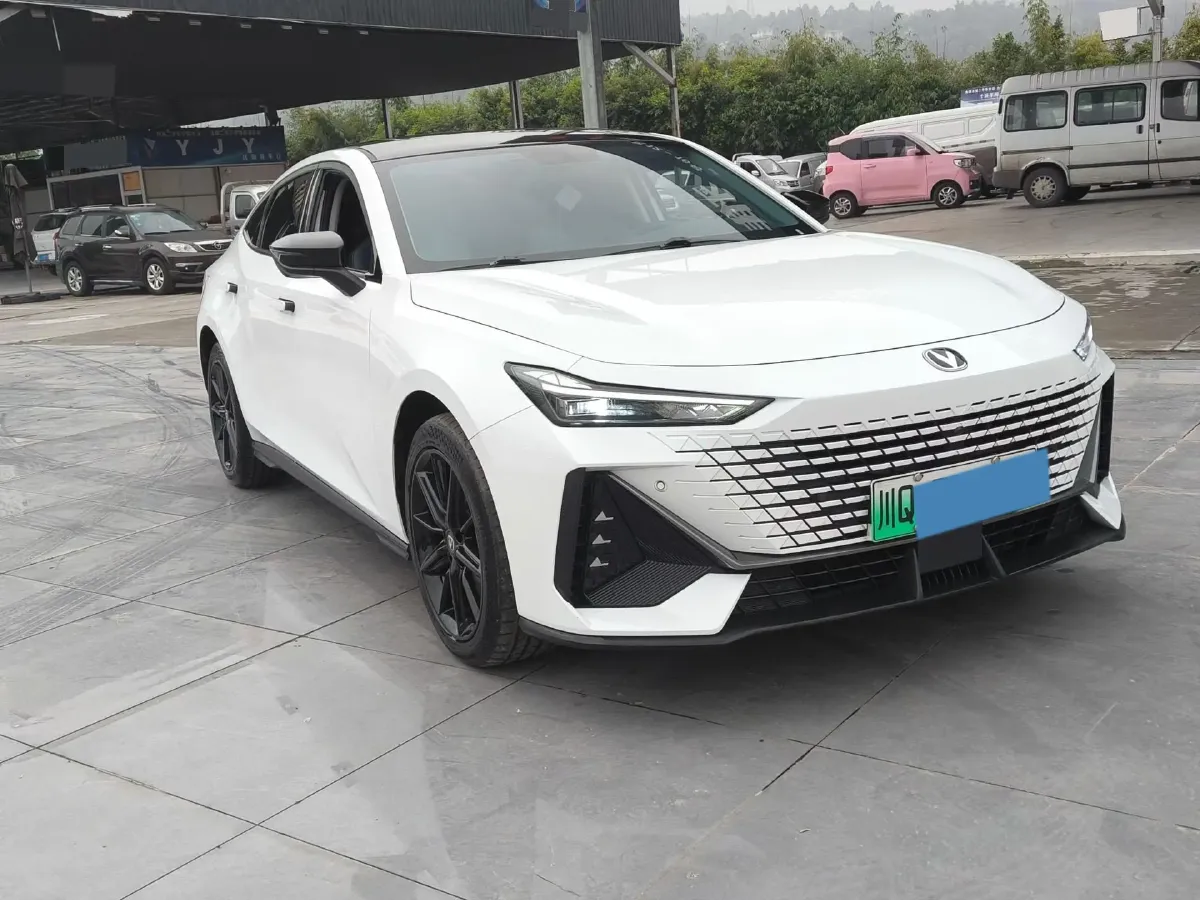 2023 ChangAn UNI-V iDD 1.5T 170HP L4 6TCT PHEV 18.4KWH,autocango,china used car exporter,china ev exporter,chinese used car exporter,chinese used ev exporter