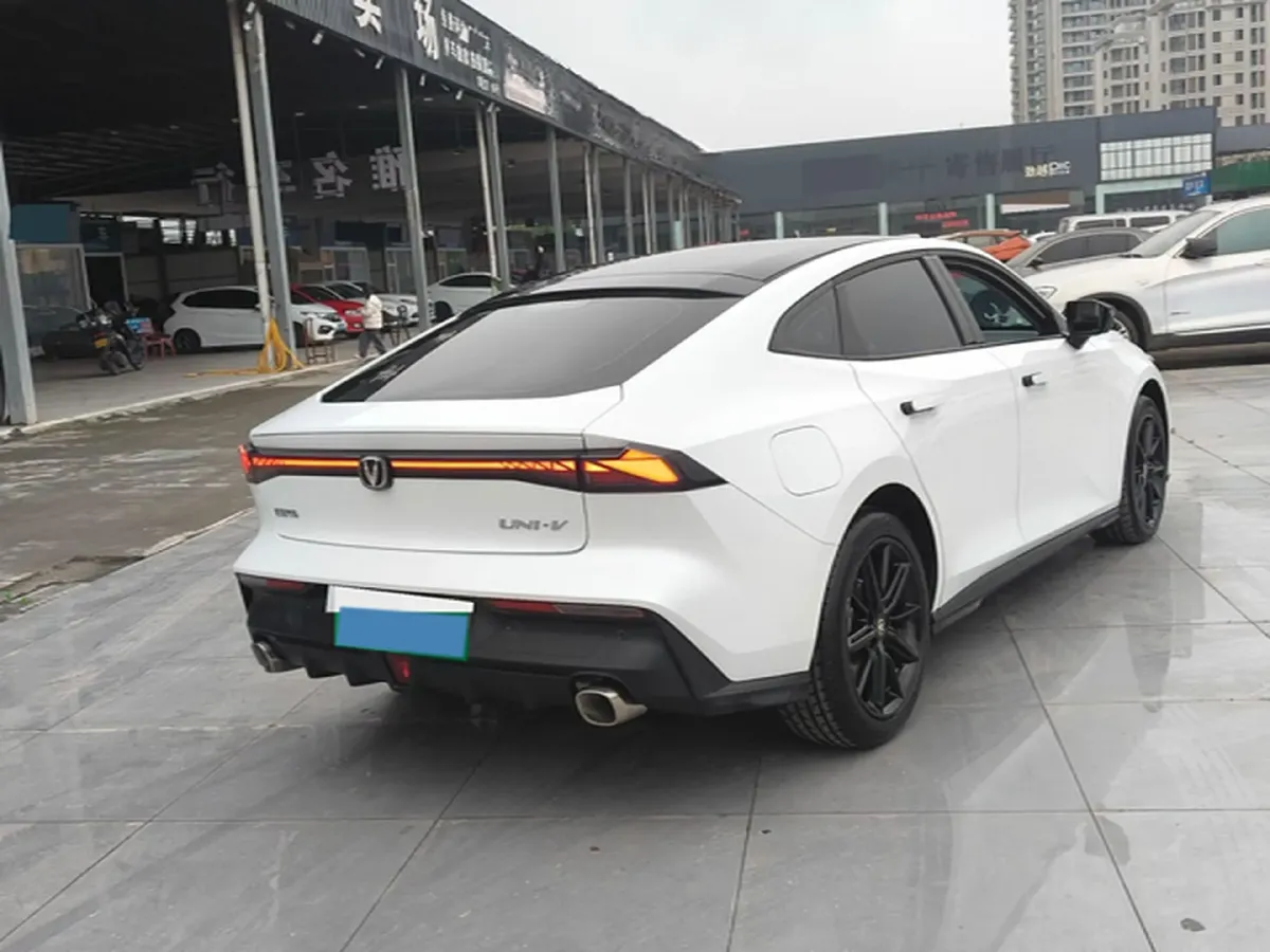 2023 ChangAn UNI-V iDD 1.5T 170HP L4 6TCT PHEV 18.4KWH,autocango,china used car exporter,china ev exporter,chinese used car exporter,chinese used ev exporter