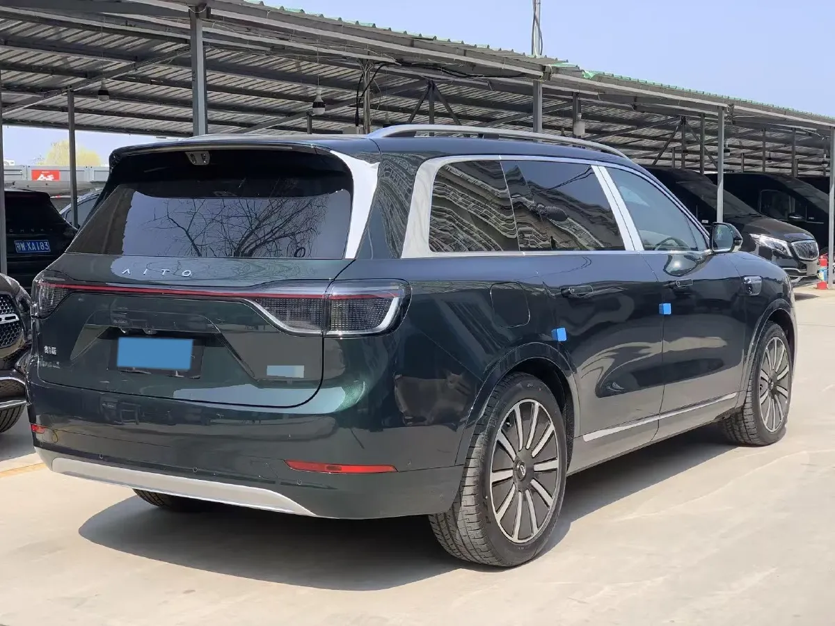 2025 AITO AITO M9 REEV 160HP REEV 52KWH,autocango,china used car exporter,china ev exporter,chinese used car exporter,chinese used ev exporter