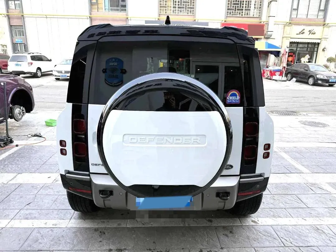 2024 Land Rover Defender 3.0T 400HP L6 8AT,autocango,china used car exporter,china ev exporter,chinese used car exporter,chinese used ev exporter