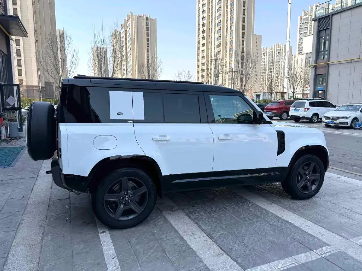 2024 Land Rover Defender 3.0T 400HP L6 8AT,autocango,china used car exporter,china ev exporter,chinese used car exporter,chinese used ev exporter