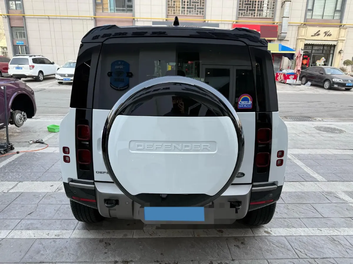 2024 Land Rover Defender 3.0T 400HP L6 8AT,autocango,china used car exporter,china ev exporter,chinese used car exporter,chinese used ev exporter