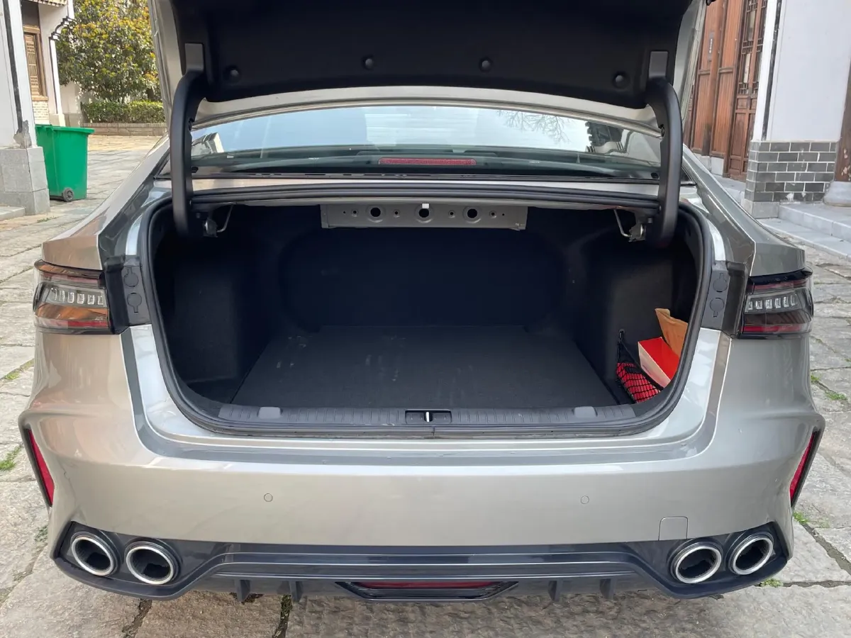 2025 Chery Arrizo 8 1.6T 197HP L4 7DCT,autocango,china used car exporter,china ev exporter,chinese used car exporter,chinese used ev exporter