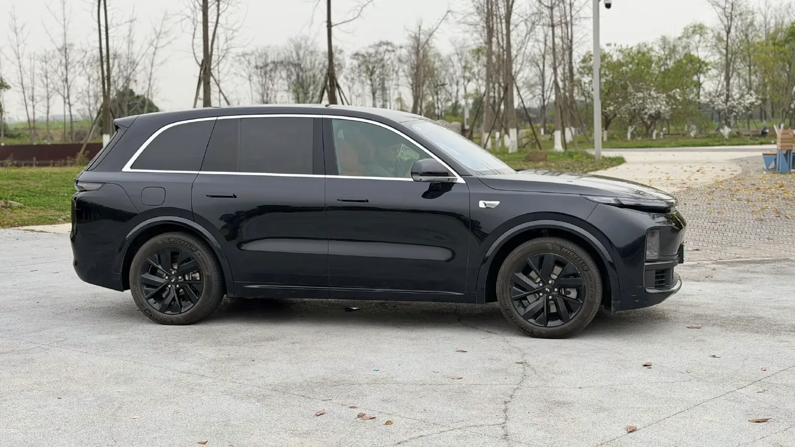 2023 Li L8 Range Extended 154HP REEV 40.9KWH,autocango,china used car exporter,china ev exporter,chinese used car exporter,chinese used ev exporter