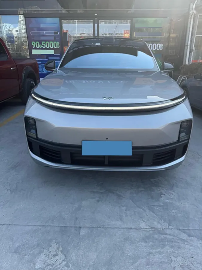 2023 Li L8 Range Extended 154HP REEV 40.9KWH,autocango,china used car exporter,china ev exporter,chinese used car exporter,chinese used ev exporter