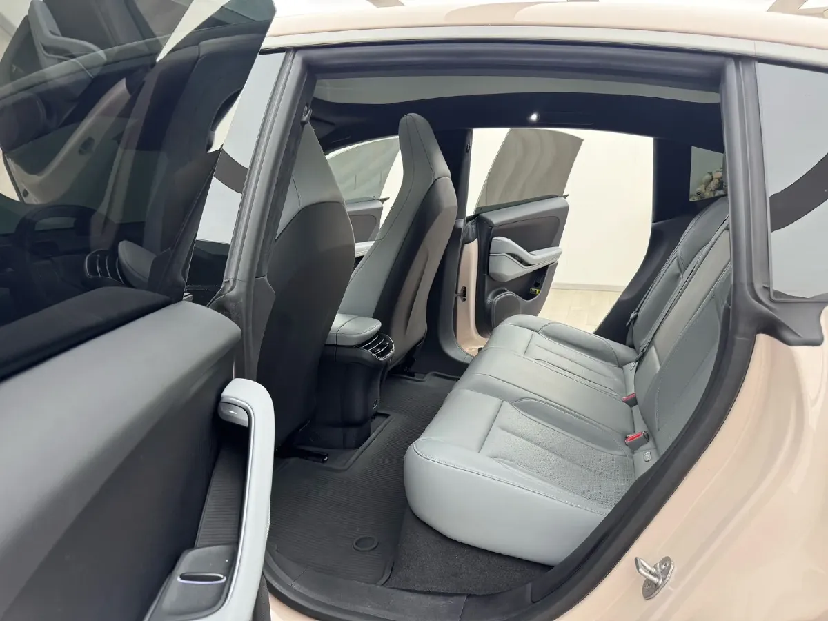 2022 JunTian HeiWuShi Youth 2.0T 203HP L4 6AT,autocango,china used car exporter,china ev exporter,chinese used car exporter,chinese used ev exporter