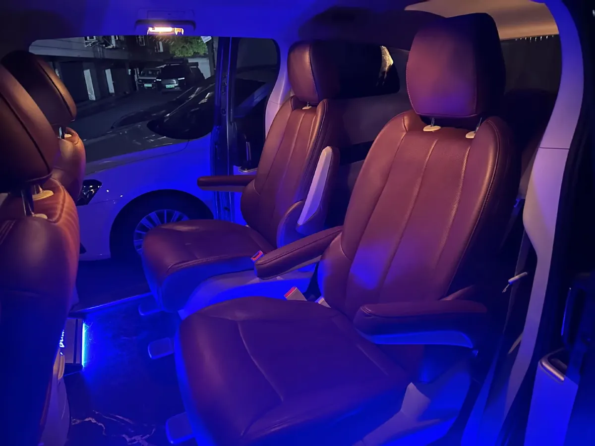 2023 Buick GL8 2.0T 237HP L4 9AT,autocango,china used car exporter,china ev exporter,chinese used car exporter,chinese used ev exporter