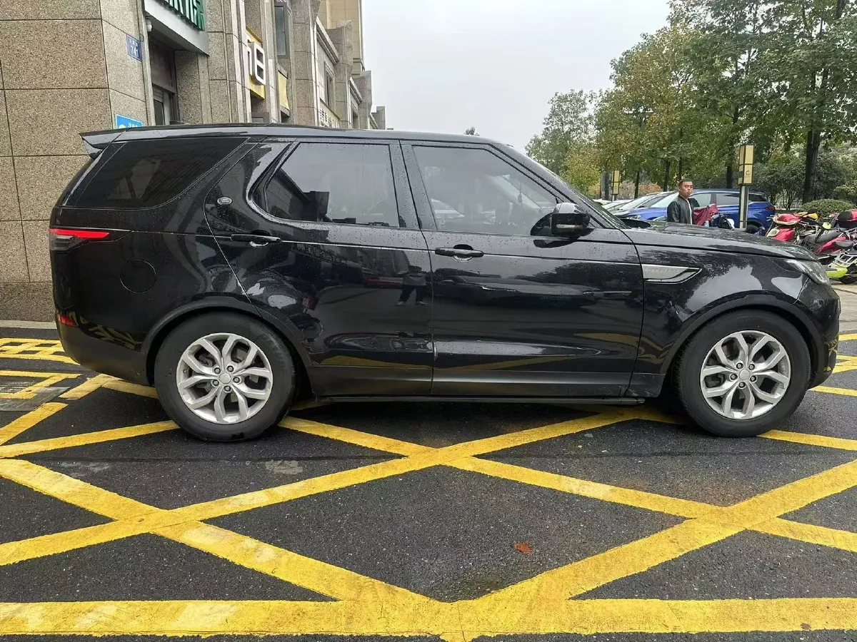 2018 Land Rover Discovery 2.0T 300HP L4 8AT,autocango,china used car exporter,china ev exporter,chinese used car exporter,chinese used ev exporter