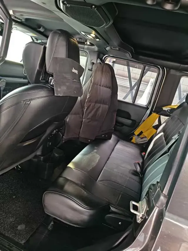 2021 Jeep Wrangler 2.0T 266HP L4 8AT,autocango,china used car exporter,china ev exporter,chinese used car exporter,chinese used ev exporter