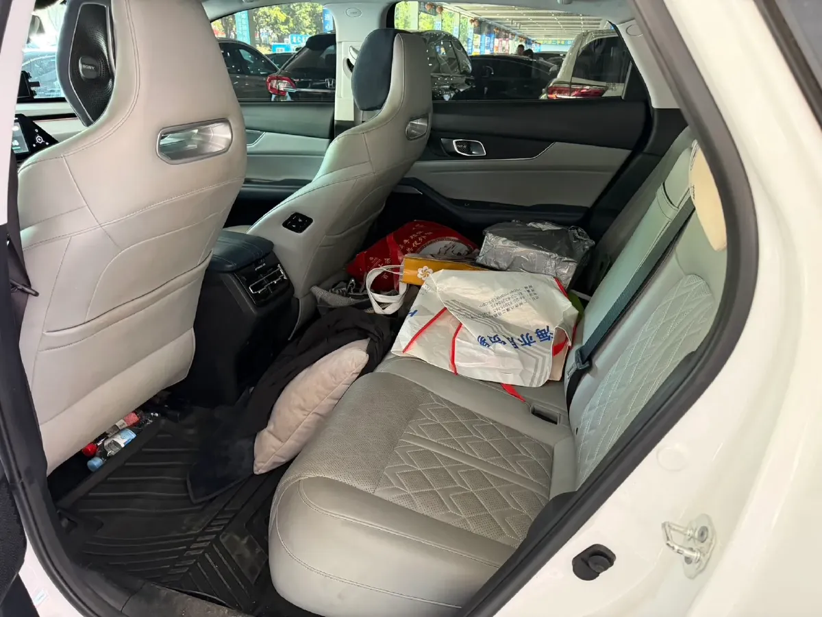 2022 Chevrolet Menlo BEV 61.1KWH,autocango,china used car exporter,china ev exporter,chinese used car exporter,chinese used ev exporter