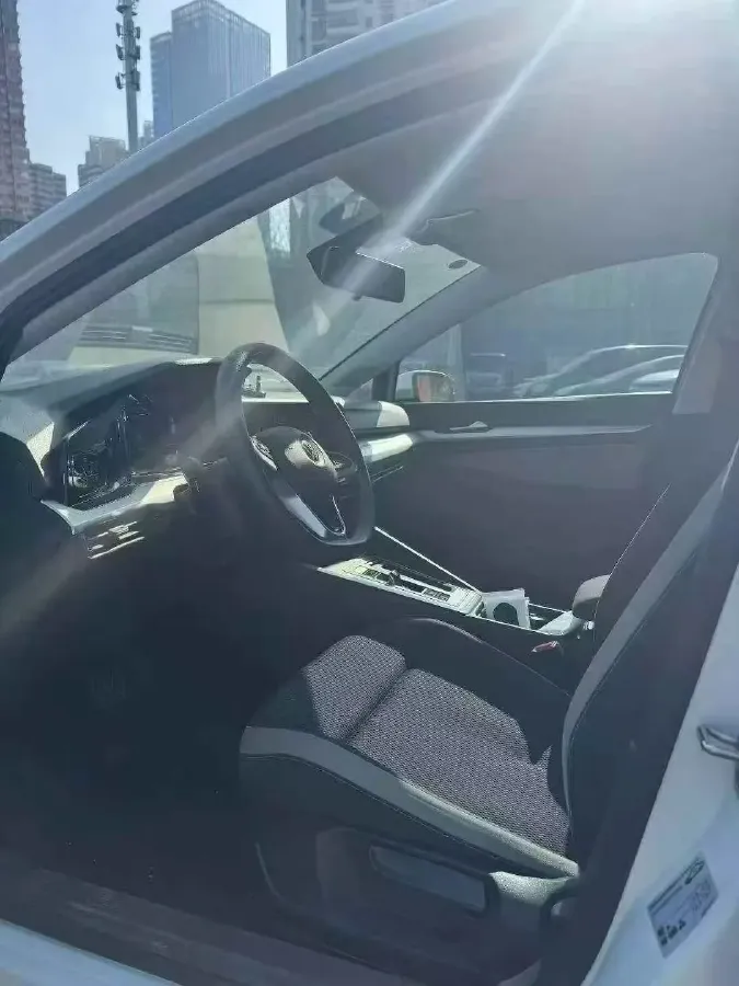 2021 Volkswagen Golf 1.2T 116HP L4 7DCT,autocango,china used car exporter,china ev exporter,chinese used car exporter,chinese used ev exporter