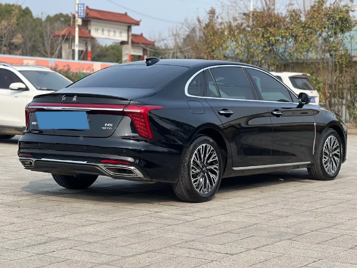 2025 HongQi H5 1.5T 169HP L4 1DHT Hybrid,autocango,china used car exporter,china ev exporter,chinese used car exporter,chinese used ev exporter