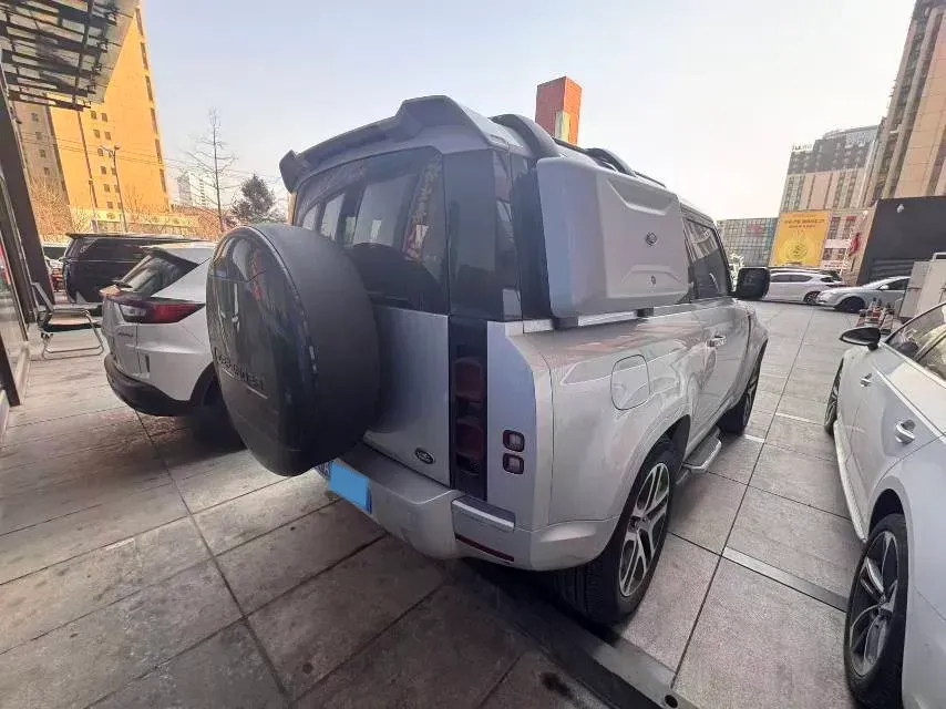 2023 Land Rover Defender 3.0T 400HP L6 8AT,autocango,china used car exporter,china ev exporter,chinese used car exporter,chinese used ev exporter