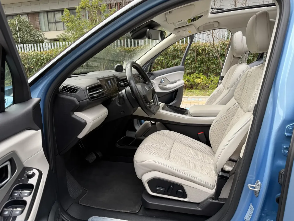 2018 NIO ES8 BEV 70KWH,autocango,china used car exporter,china ev exporter,chinese used car exporter,chinese used ev exporter