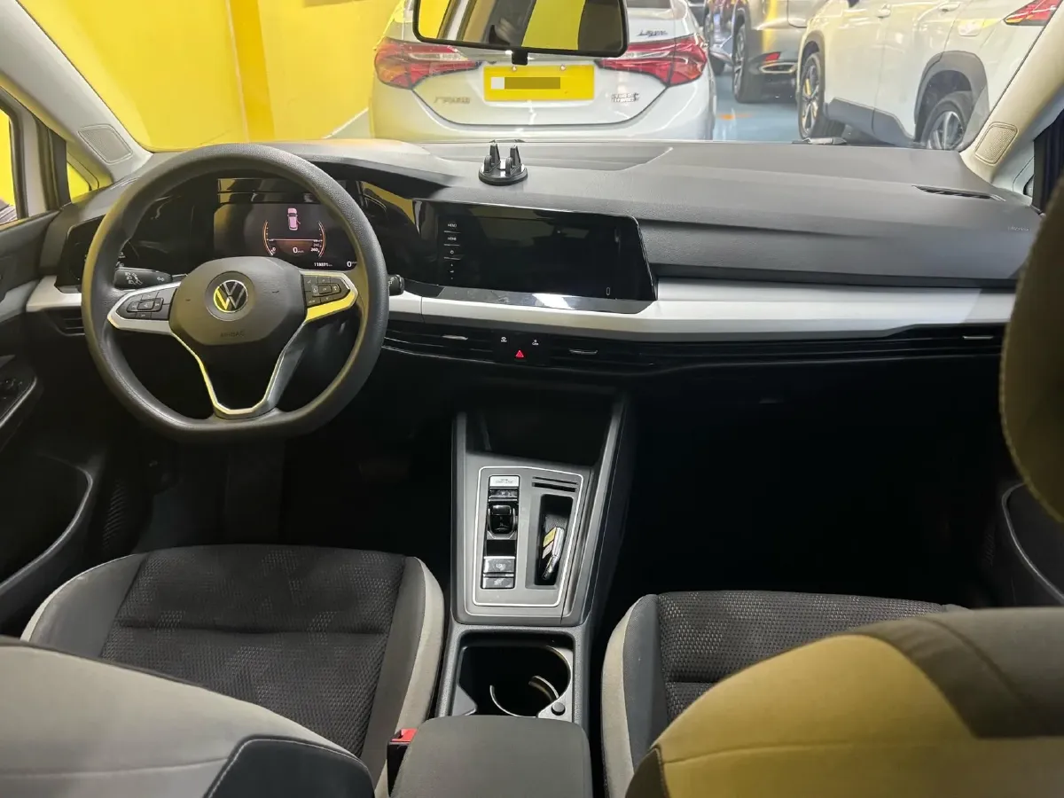 2023 Volkswagen Golf 1.2T 116HP L4 7DCT,autocango,china used car exporter,china ev exporter,chinese used car exporter,chinese used ev exporter