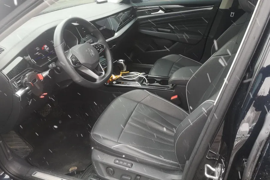 2024 Volkswagen Passat 2.0T 220HP L4 7DCT,autocango,china used car exporter,china ev exporter,chinese used car exporter,chinese used ev exporter