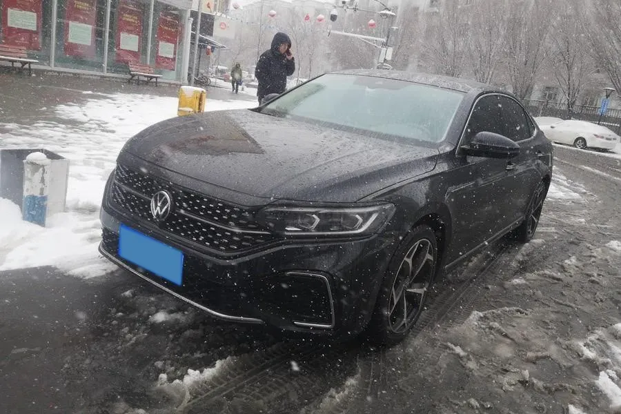 2024 Volkswagen Passat 2.0T 220HP L4 7DCT,autocango,china used car exporter,china ev exporter,chinese used car exporter,chinese used ev exporter