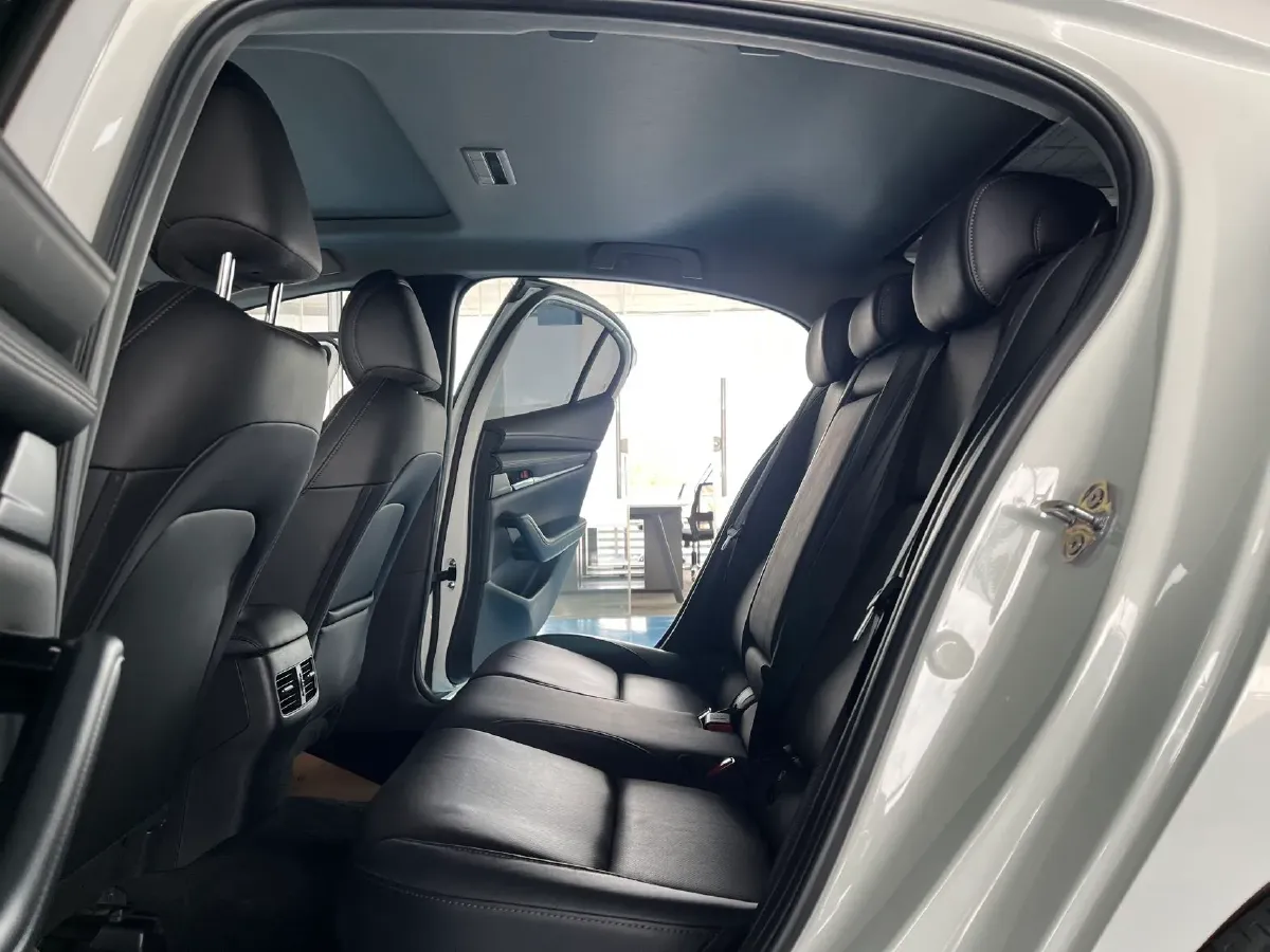 2021 Mazda 3 Axela 2.0L 158HP L4 6AT,autocango,china used car exporter,china ev exporter,chinese used car exporter,chinese used ev exporter