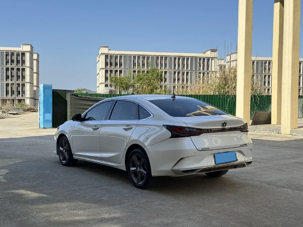 2023 ChangAn Raeton Plus 1.5T 188HP L4 7DCT,autocango,china used car exporter,china ev exporter,chinese used car exporter,chinese used ev exporter