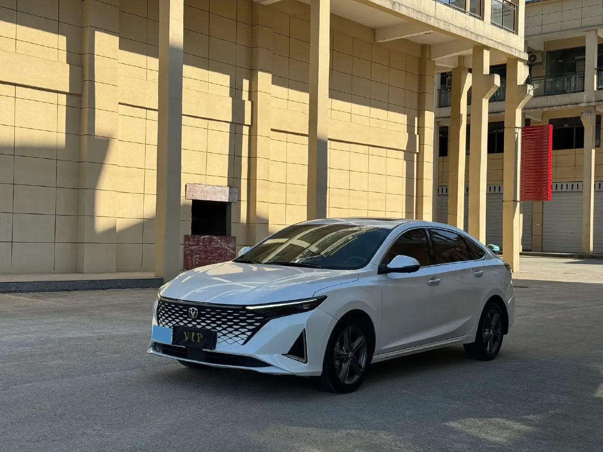 2023 ChangAn Raeton Plus 1.5T 188HP L4 7DCT,autocango,china used car exporter,china ev exporter,chinese used car exporter,chinese used ev exporter