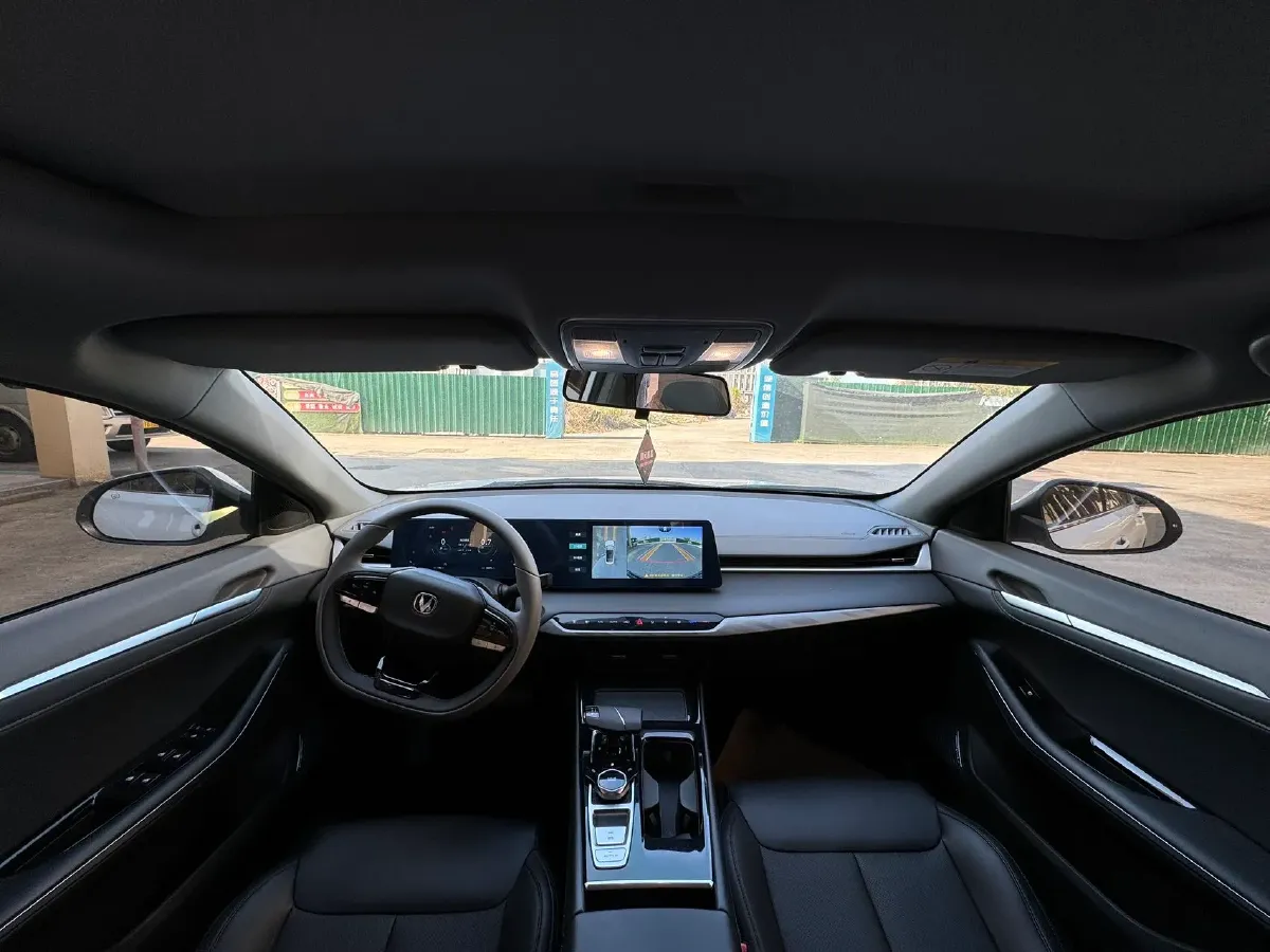 2023 ChangAn Raeton Plus 1.5T 188HP L4 7DCT,autocango,china used car exporter,china ev exporter,chinese used car exporter,chinese used ev exporter