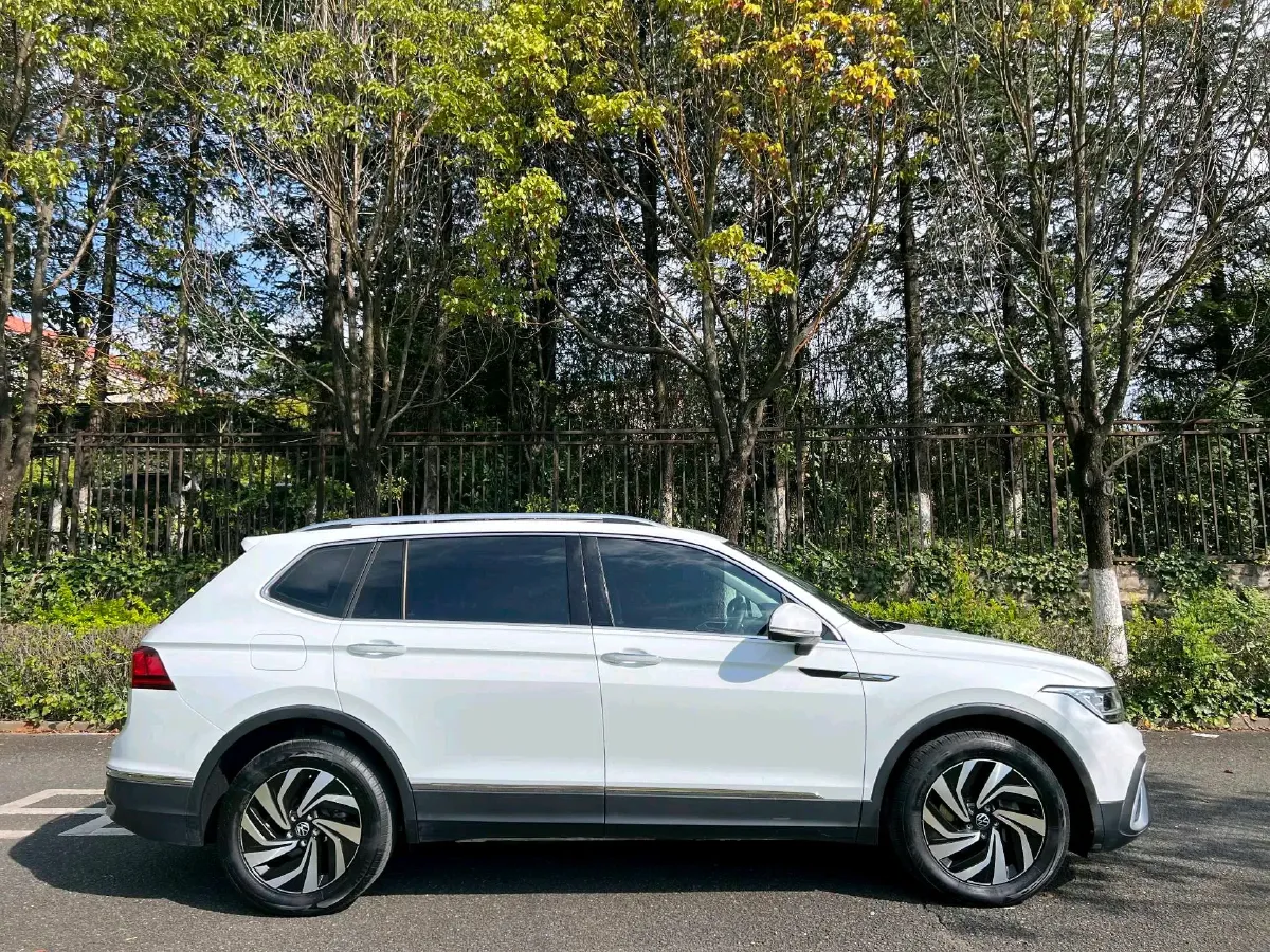 2023 Volkswagen Tiguan L 1.5T 160HP L4 7DCT,autocango,china used car exporter,china ev exporter,chinese used car exporter,chinese used ev exporter