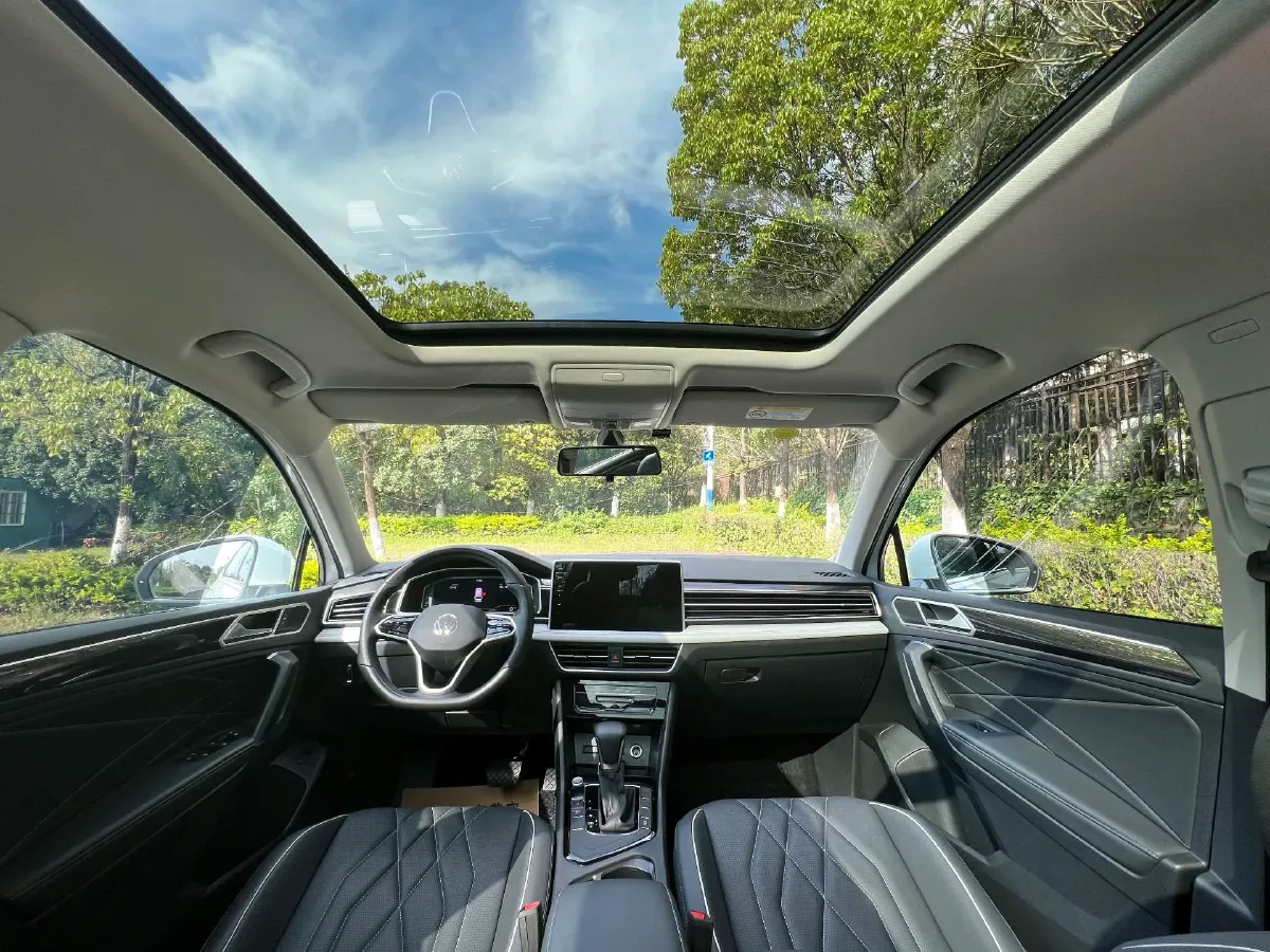 2023 Volkswagen Tiguan L 1.5T 160HP L4 7DCT,autocango,china used car exporter,china ev exporter,chinese used car exporter,chinese used ev exporter