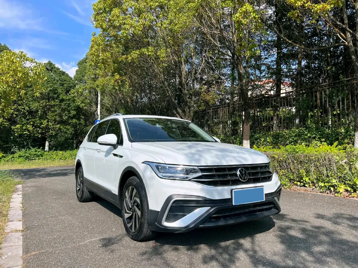 2023 Volkswagen Tiguan L 1.5T 160HP L4 7DCT,autocango,china used car exporter,china ev exporter,chinese used car exporter,chinese used ev exporter
