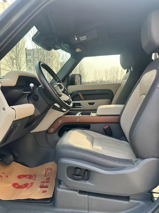 2021 Land Rover Defender 3.0T 400HP L6 8AT,autocango,china used car exporter,china ev exporter,chinese used car exporter,chinese used ev exporter