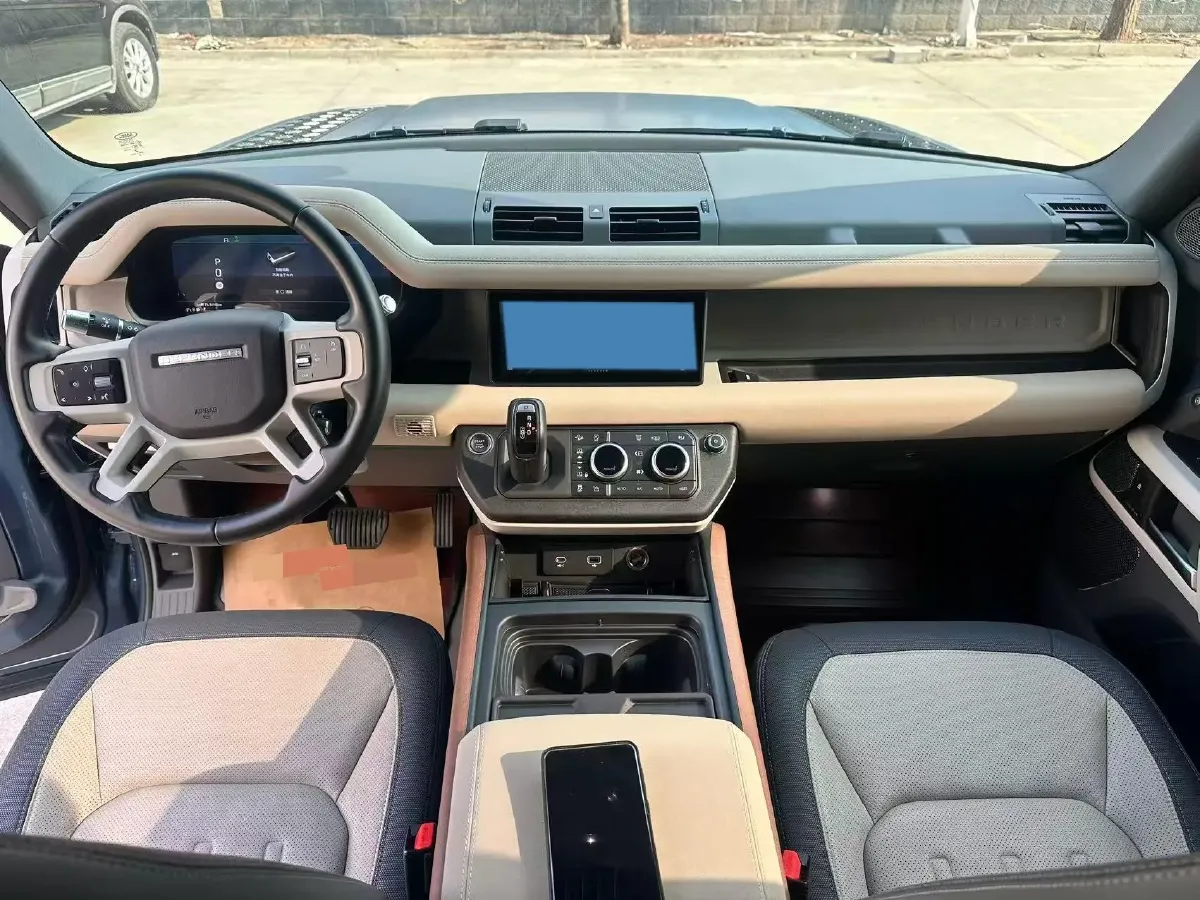 2021 Land Rover Defender 3.0T 400HP L6 8AT,autocango,china used car exporter,china ev exporter,chinese used car exporter,chinese used ev exporter