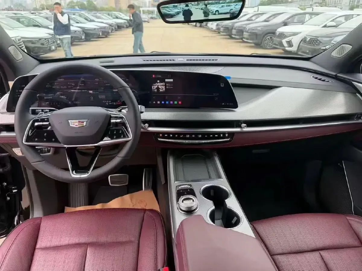 2025 Cadillac XT5 2.0T 237HP L4 9AT,autocango,china used car exporter,china ev exporter,chinese used car exporter,chinese used ev exporter