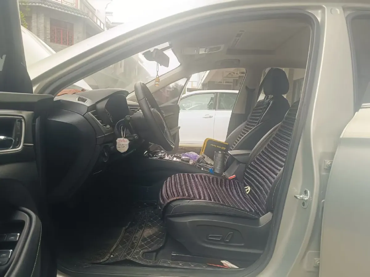 2018 Roewe Ei5 BEV 35KWH,autocango,china used car exporter,china ev exporter,chinese used car exporter,chinese used ev exporter