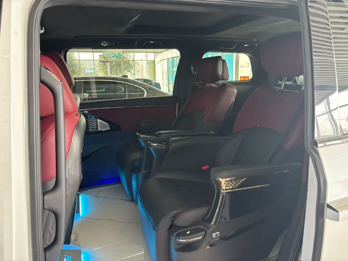 2023 GAC Trumpchi M8 2.0T 252HP L4 8AT,autocango,china used car exporter,china ev exporter,chinese used car exporter,chinese used ev exporter