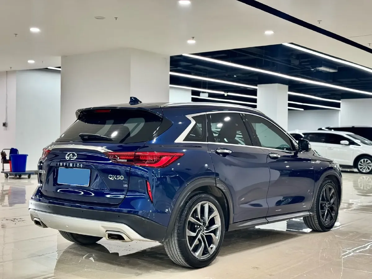 2022 Infiniti QX50 2.0T 245HP L4 CVT,autocango,china used car exporter,china ev exporter,chinese used car exporter,chinese used ev exporter