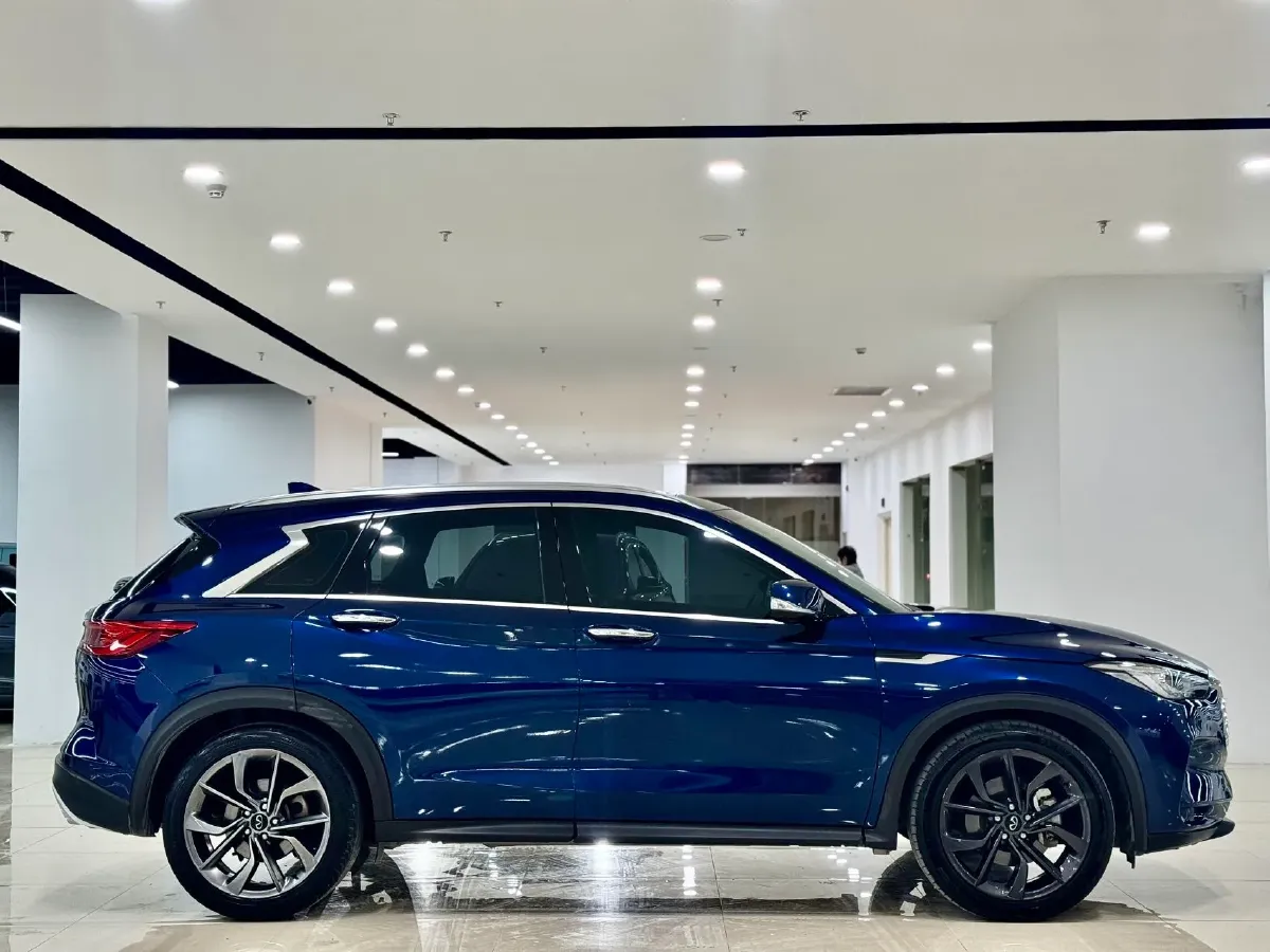 2022 Infiniti QX50 2.0T 245HP L4 CVT,autocango,china used car exporter,china ev exporter,chinese used car exporter,chinese used ev exporter