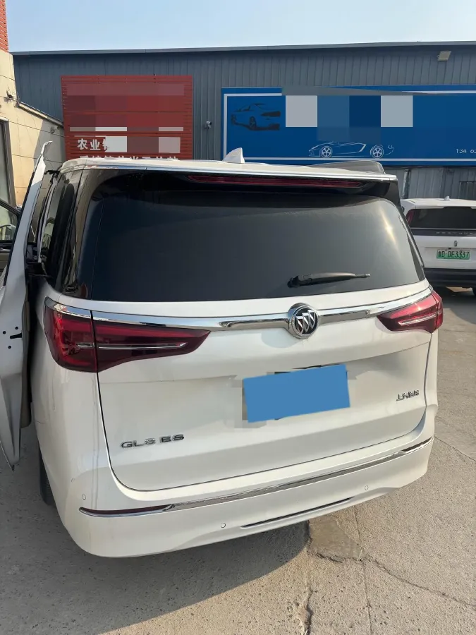 2023 Buick GL8 2.0T 237HP L4 9AT,autocango,china used car exporter,china ev exporter,chinese used car exporter,chinese used ev exporter