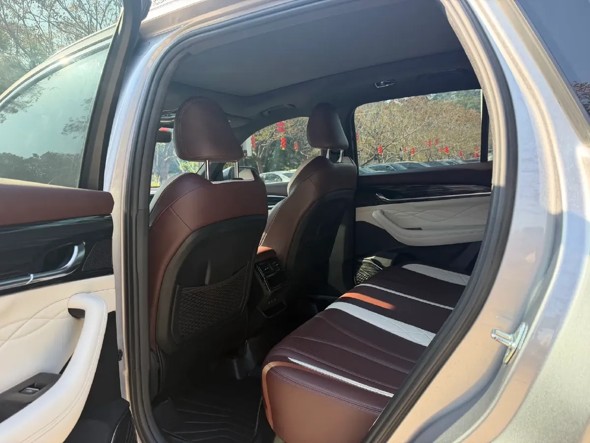 2021 Geely Monjaro 2.0T 218HP L4 7DCT,autocango,china used car exporter,china ev exporter,chinese used car exporter,chinese used ev exporter