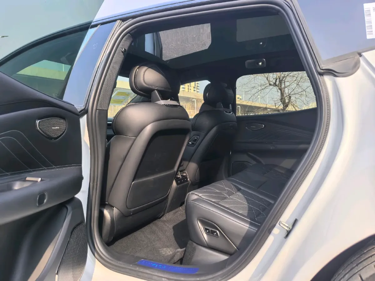 2025 LYNK&CO 10 EM-P 1.5T 163HP L4 3DHT PHEV,autocango,china used car exporter,china ev exporter,chinese used car exporter,chinese used ev exporter