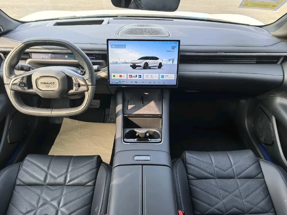 2025 LYNK&CO 10 EM-P 1.5T 163HP L4 3DHT PHEV,autocango,china used car exporter,china ev exporter,chinese used car exporter,chinese used ev exporter