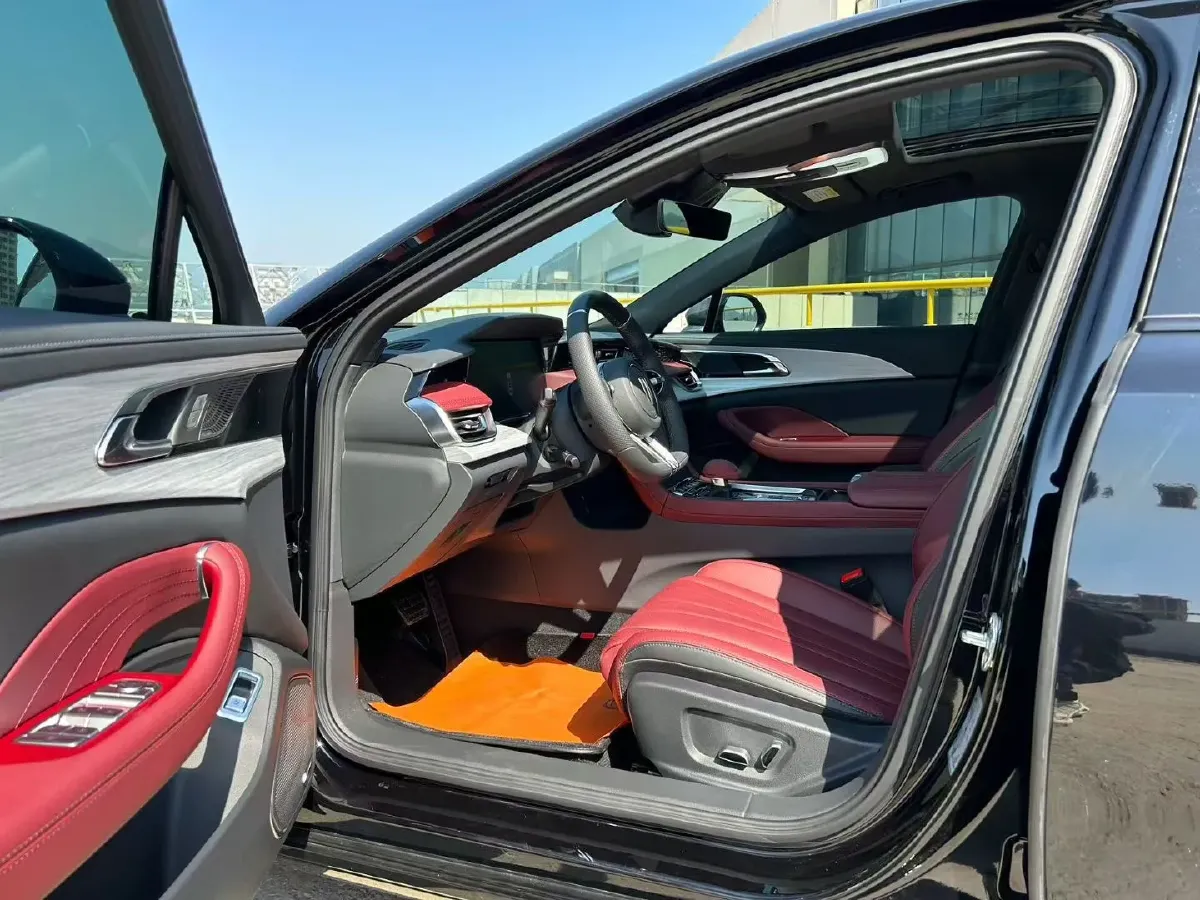 2025 HongQi H5 2.0T 224HP L4 8AT,autocango,china used car exporter,china ev exporter,chinese used car exporter,chinese used ev exporter