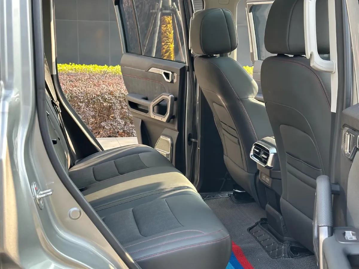 2023 Jetour Traveller 2.0T 254HP L4 7DCT,autocango,china used car exporter,china ev exporter,chinese used car exporter,chinese used ev exporter