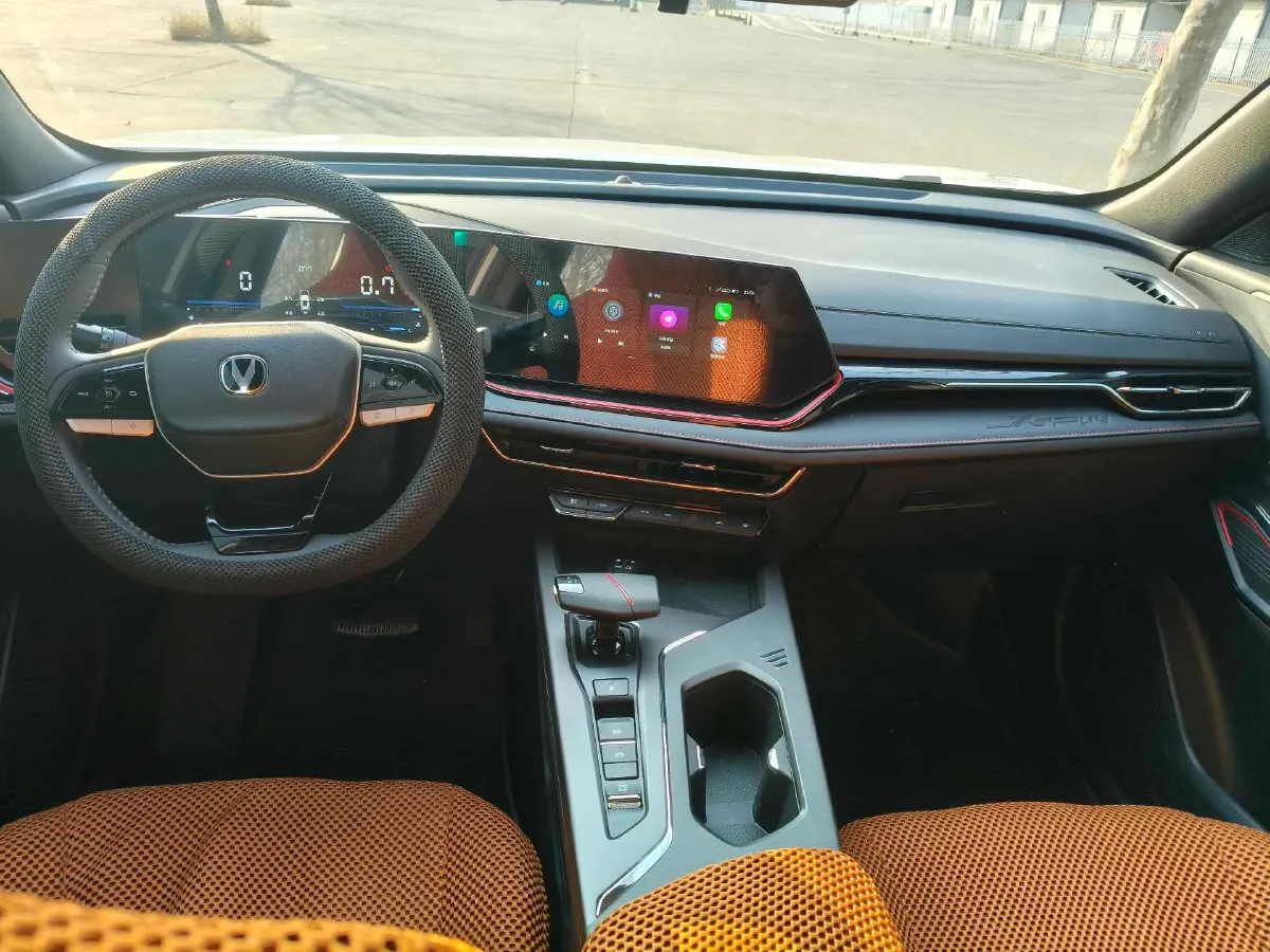 2025 ChangAn X5 PLUS 1.5T 188HP L4 7DCT,autocango,china used car exporter,china ev exporter,chinese used car exporter,chinese used ev exporter